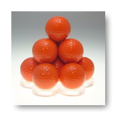 Oranger Golfball ohne Hersteller-Beschriftung