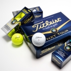 Abbildung des Titleist NXT Tour in gelb und weiss